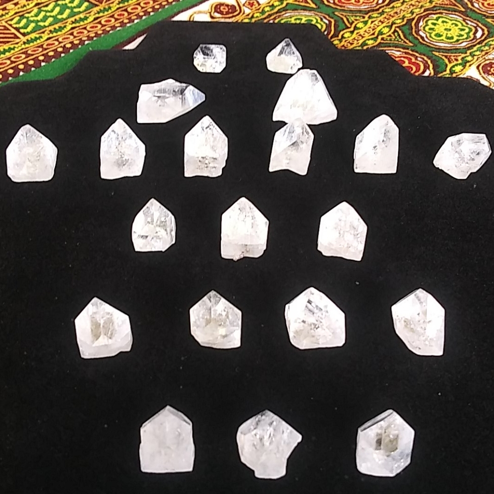 Apophyllite Pyramid - Picture 4 of 8